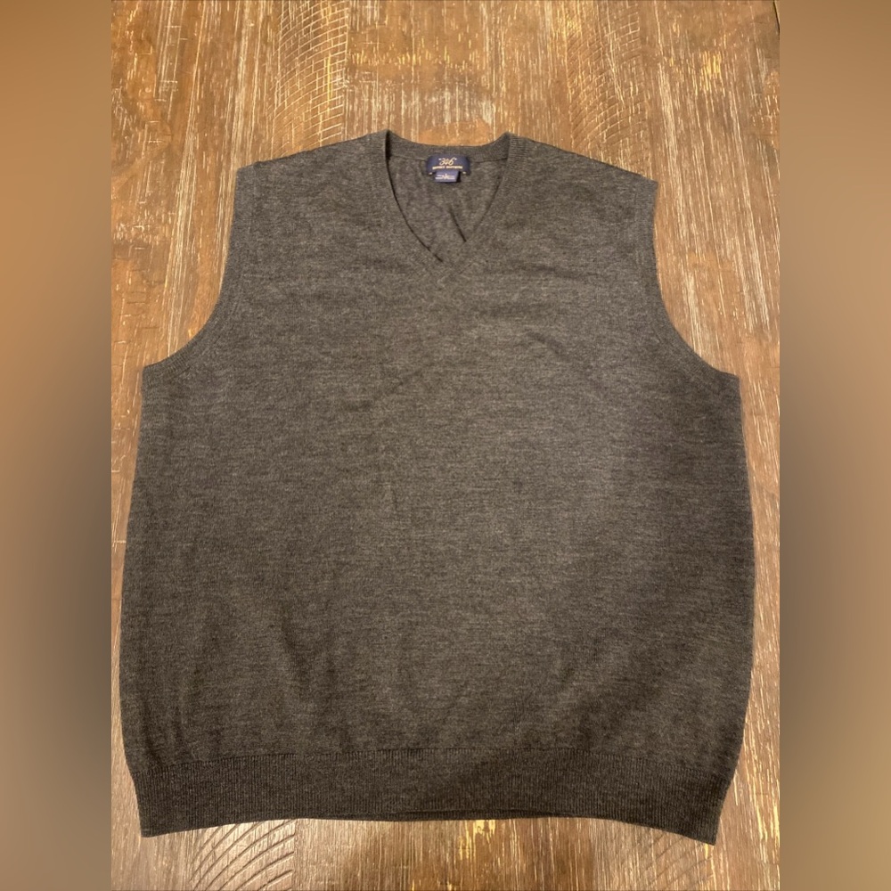 346 Brooks Brothers 100% Wool V Neck Sweater Vest Dark Gray Mens Size Large